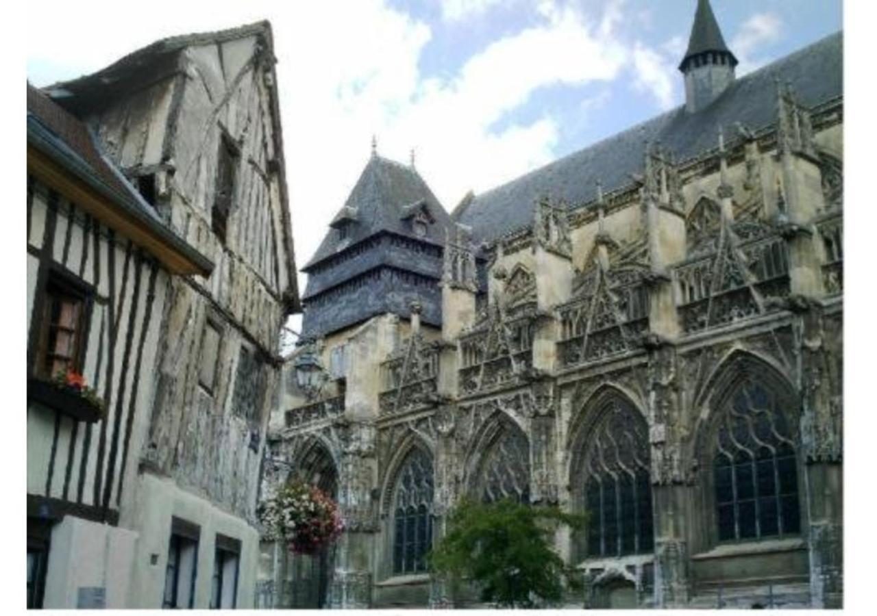 Hotel De La Tour Pont-de-lʼArche Exterior foto