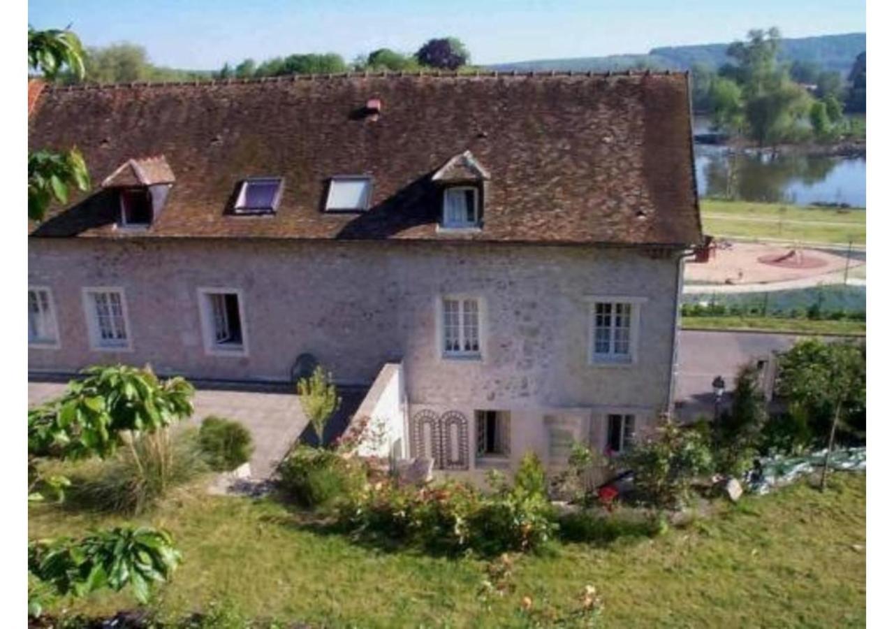 Hotel De La Tour Pont-de-lʼArche Exterior foto